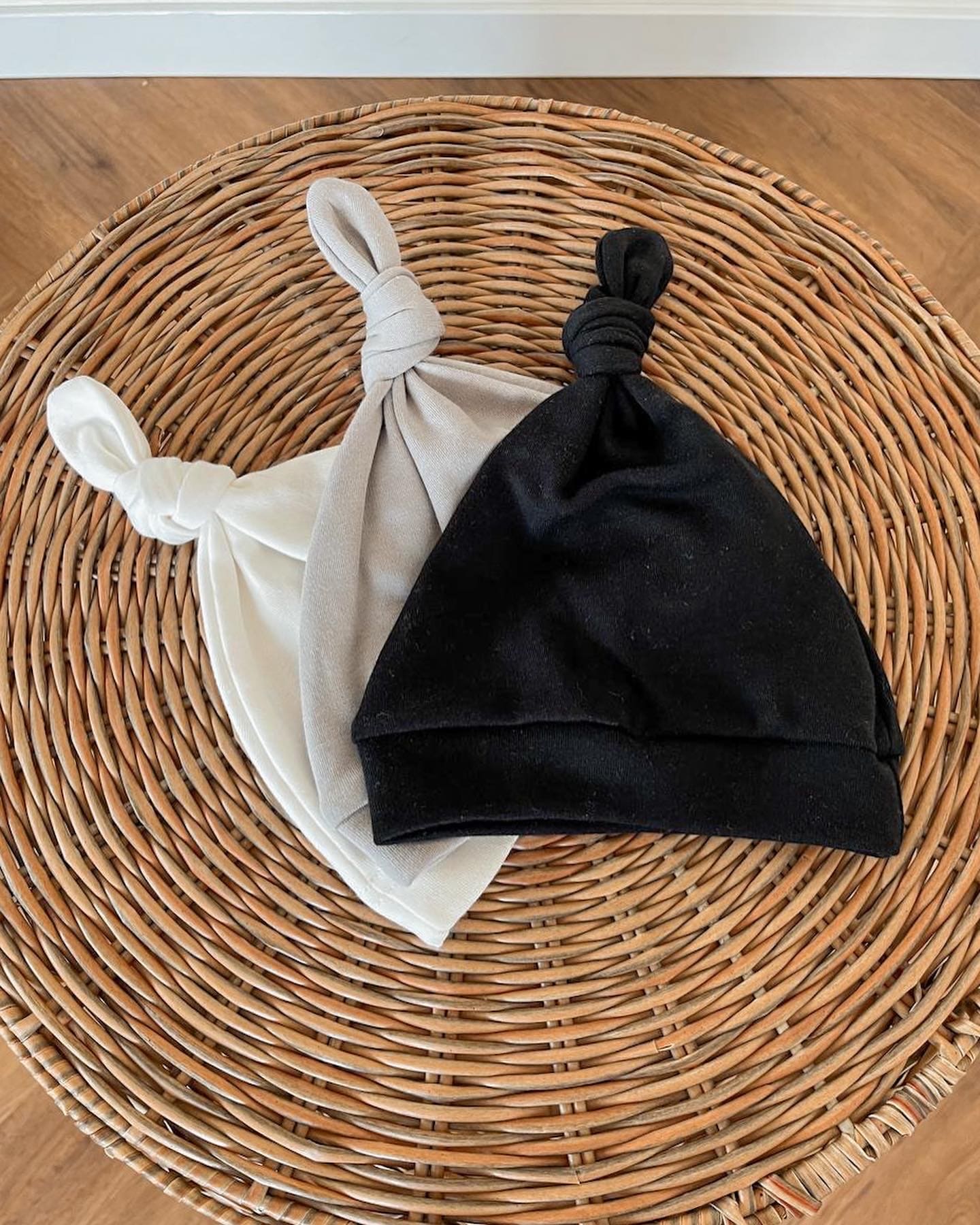 Шапочка вузлик однотонна