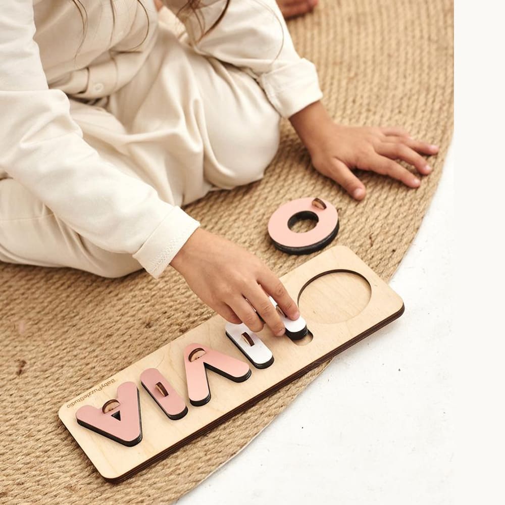 Іменний дерев'яний пазл - сортер для малюка - Agukids