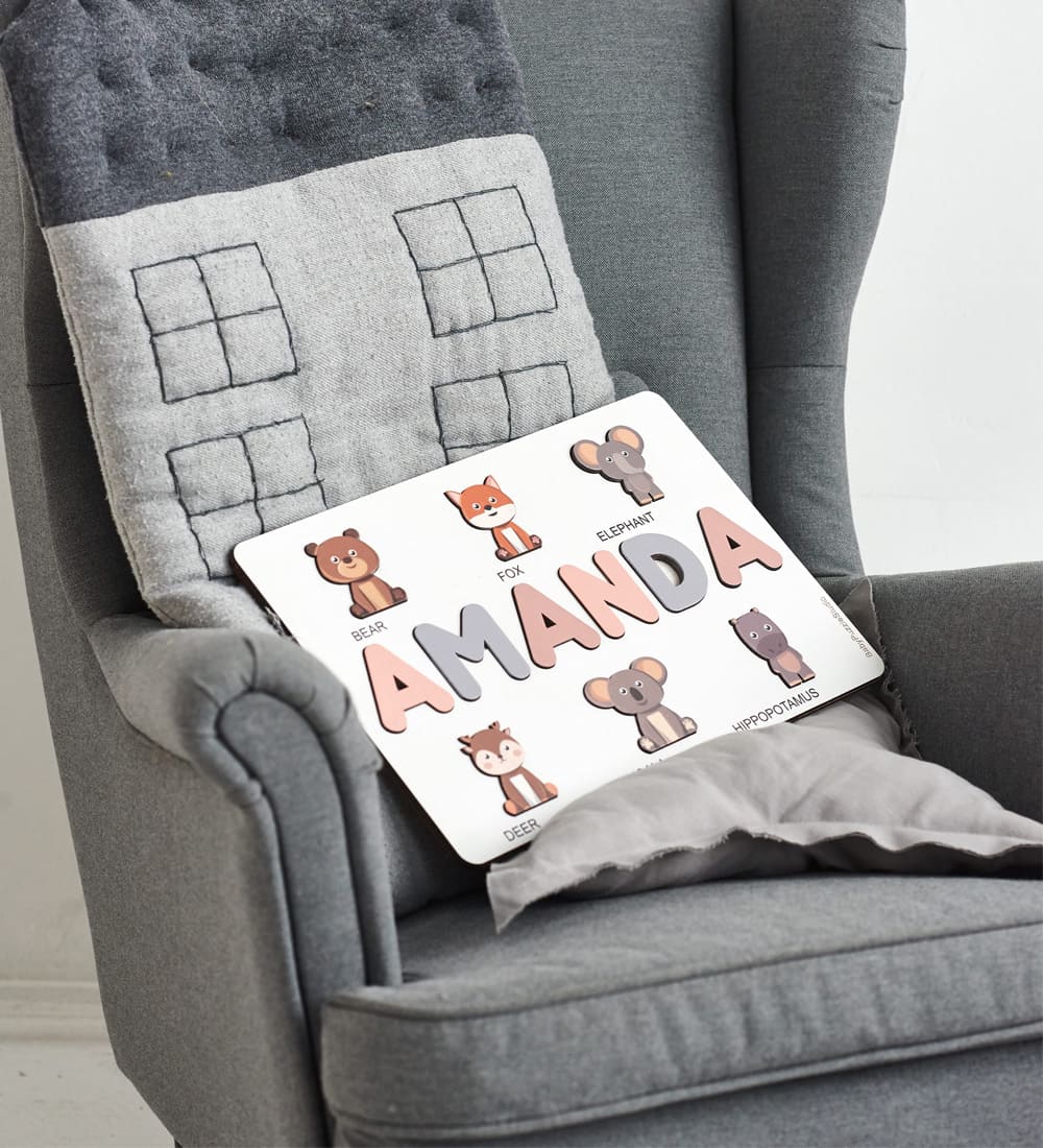 Іменний дерев'яний пазл - сортер з звірями на англійській для дитини - Agukids